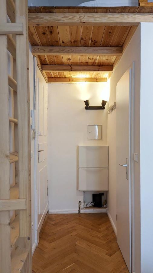 Apartment Central, Cozy, Designed 1-br At Akazienkiez