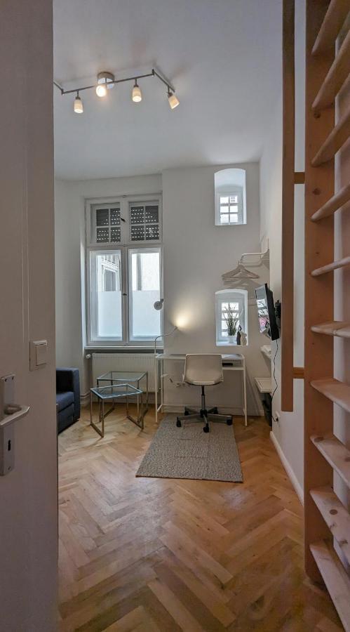 Apartment Central, Cozy, Designed 1-br At Akazienkiez