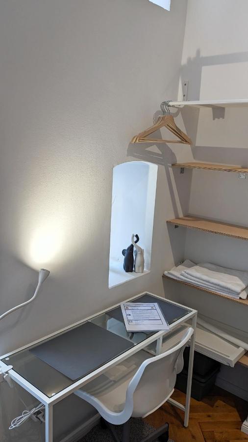 Central, Cozy, Designed 1-br At Akazienkiez * Berlin