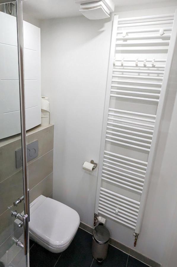 Apartment Central, Cozy, Designed 1-br At Akazienkiez *