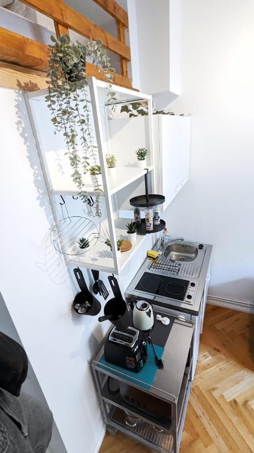 Central, Cozy, Designed 1-br At Akazienkiez * Berlin